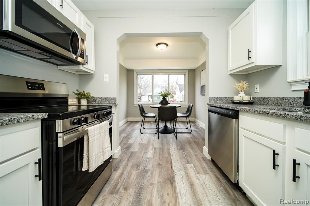 8221 Coolidge, Center Line, MI 48015 — Photo 18