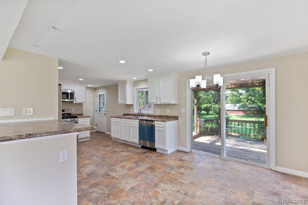 60859 Eyster Road, Rochester, MI 48306 — Photo 8