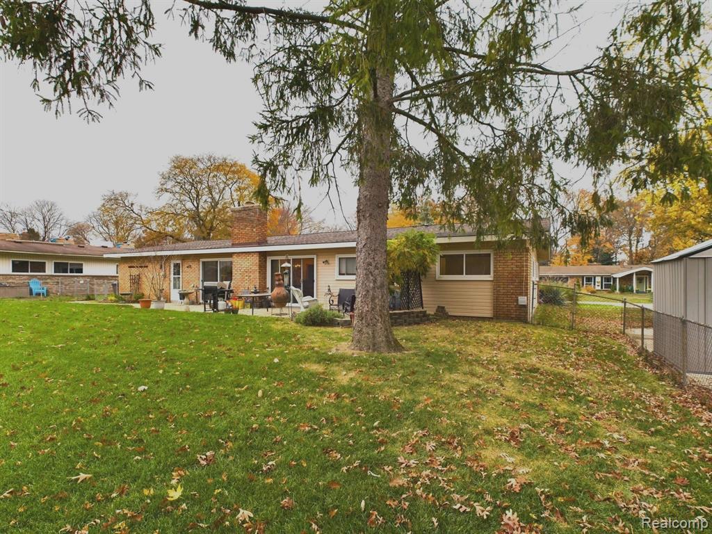 8968 DEVON Drive, Shelby Twp, MI 48317 — Photo 23
