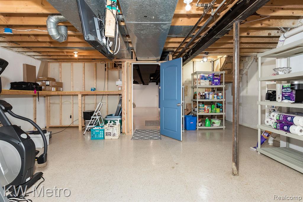 55 BOYKEN Road, Rochester Hills, MI 48307 — Photo 35