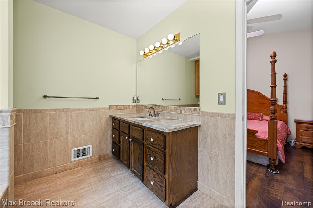 6555 Westphalia, West Bloomfield, MI 48324 — Photo 18