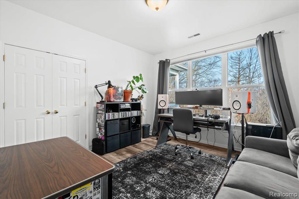 8105 AUTUMN WOODS Trail, Ypsilanti, MI 48198 — Photo 14
