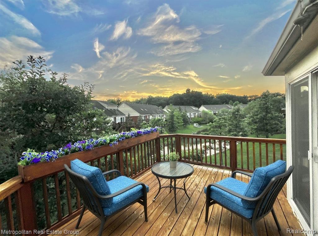 30207 Viewcrest Court, Novi, MI 48377 — Photo 38