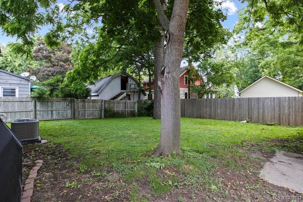 624 N PROSPECT Road, Ypsilanti, MI 48198 — Photo 24