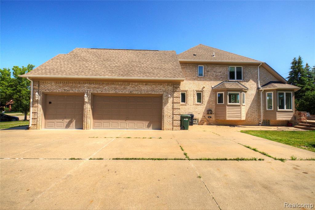 4935 Maceri Circle, Sterling Heights, MI 48314 — Photo 37