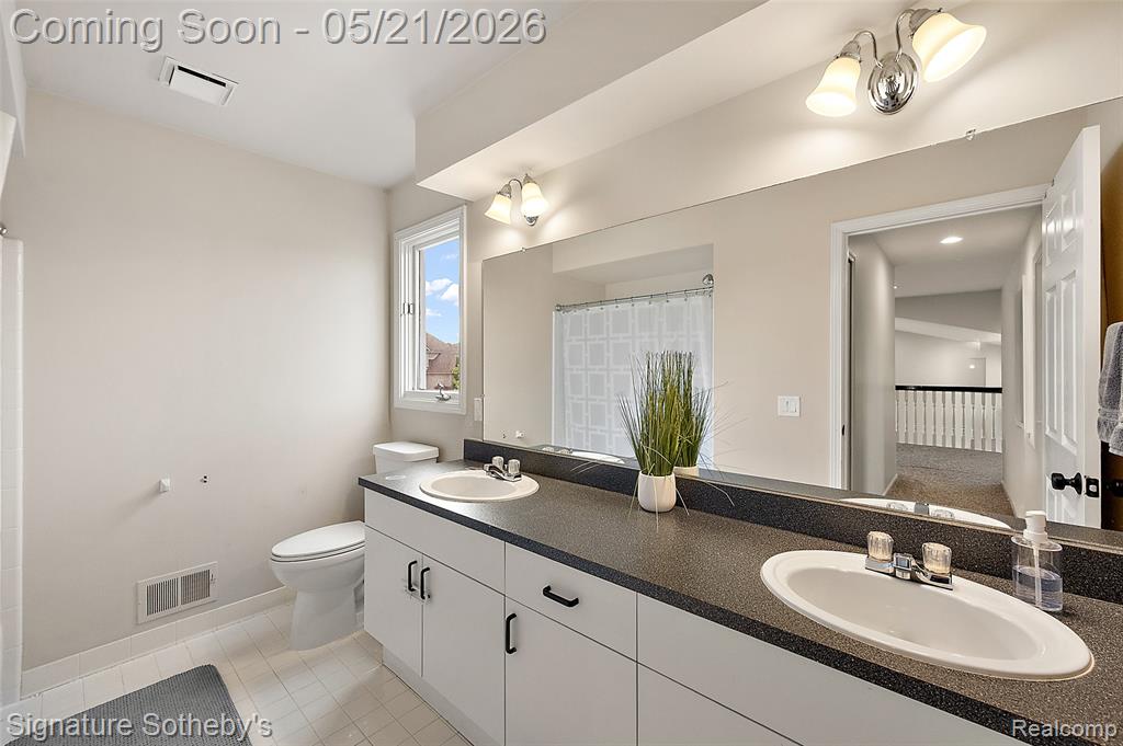 42280 Locklin Drive, Sterling Heights, MI 48314 — Photo 27