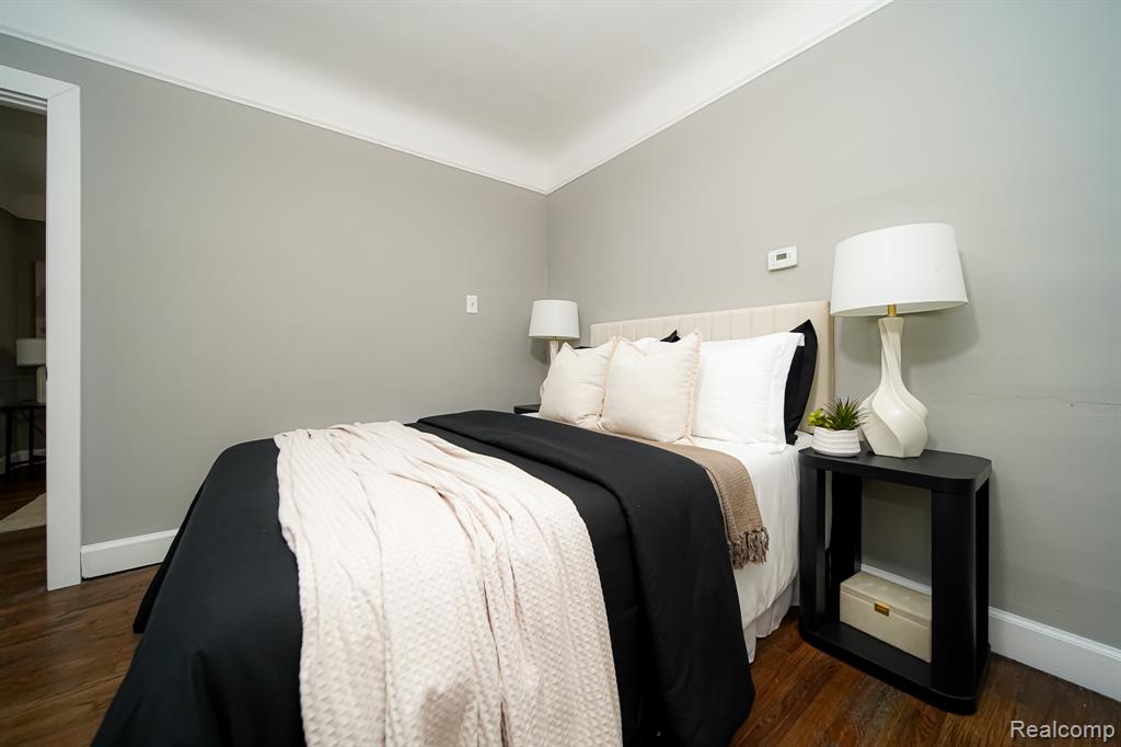 74 W BERNHARD Avenue, Hazel Park, MI 48030 — Photo 26