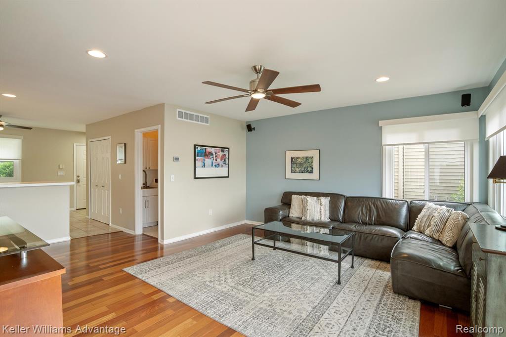 8518 CASCADE Street, Commerce Twp, MI 48382 — Photo 8