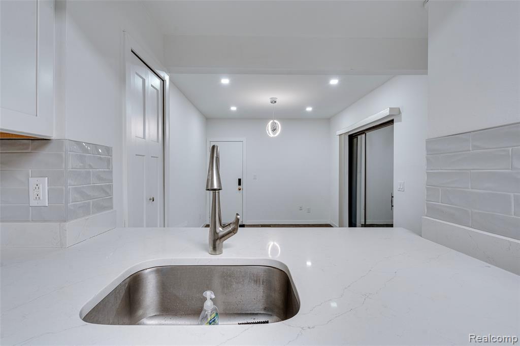 6265 Potomac Circle, West Bloomfield, MI — Photo 15