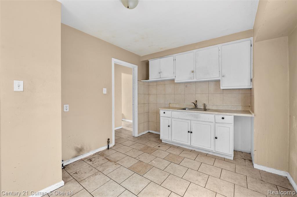 8468 Minock Street, Detroit, MI 48228 — Photo 8