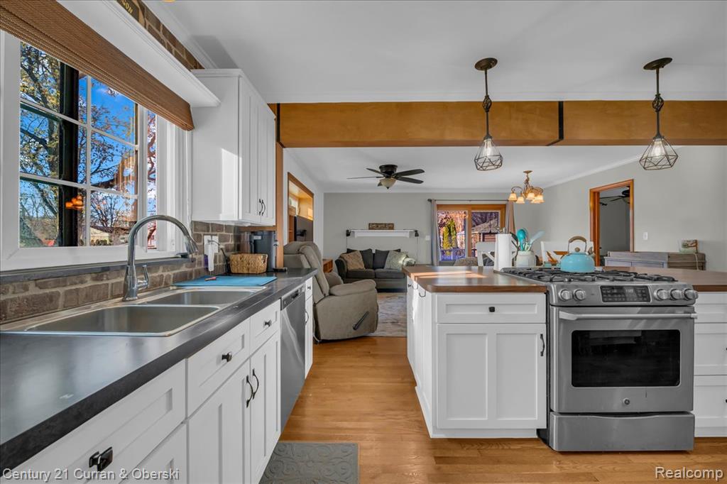 9061 Oporto Street, Livonia, MI 48150 — Photo 6