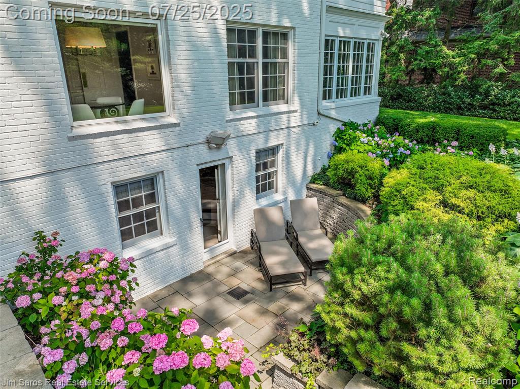 51 Lochmoor Boulevard, Grosse Pointe Shores, MI 48236 — Photo 6