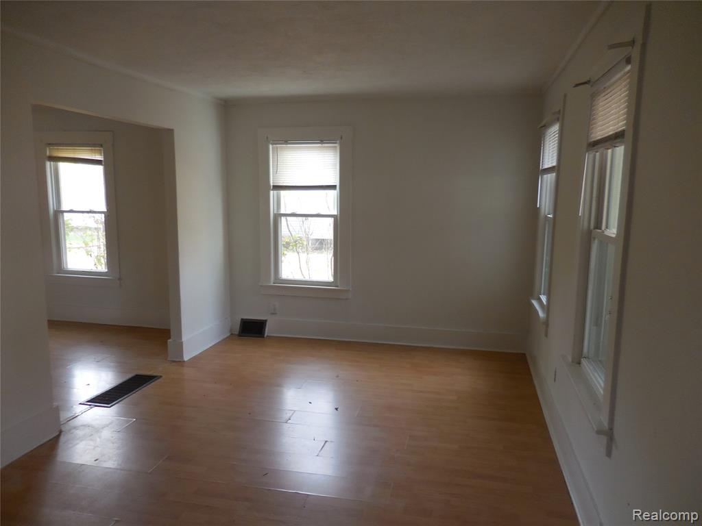 515 Skinner, Highland, MI — Photo 6