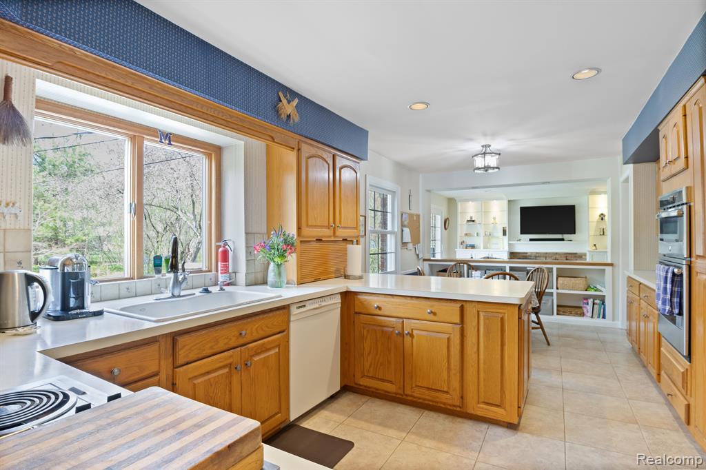 815 GREAT OAKS Drive, Bloomfield Hills, MI 48304 — Photo 8