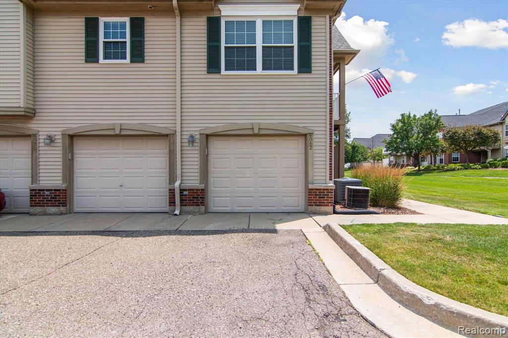 4062 HAMPTON RIDGE Boulevard, Howell, MI 48843 — Photo 5