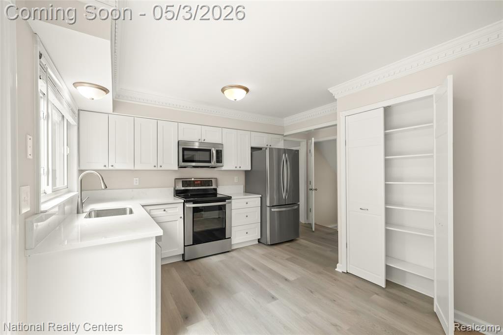 35963 Fair Oaks Court Court, Farmington, MI 48331 — Photo 15