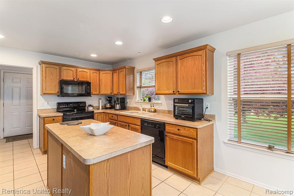 1390 COURTNEY, Hartland, MI 48353 — Photo 9