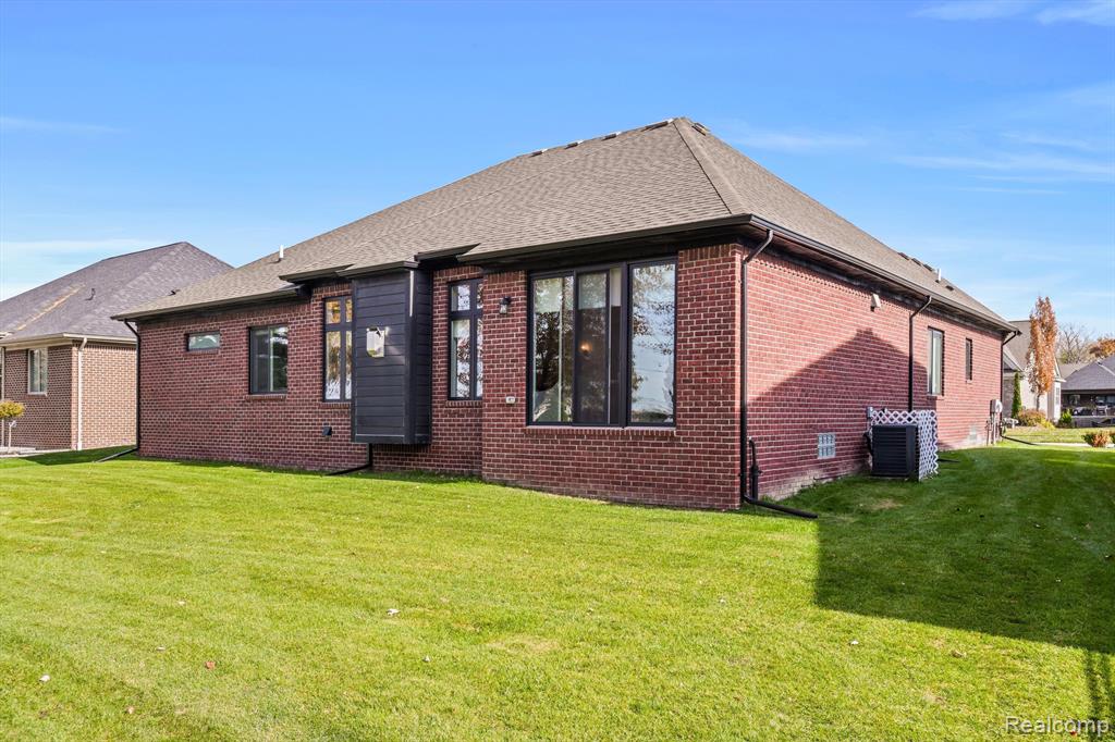 50035 ANITA Way N, Macomb, MI 48044 — Photo 36