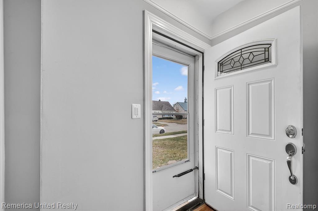 508 S Chocolay Avenue, Clawson, MI — Photo 2