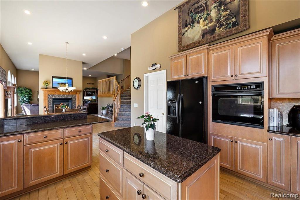 8449 S SHORE Drive, Clarkston, MI 48348 — Photo 22
