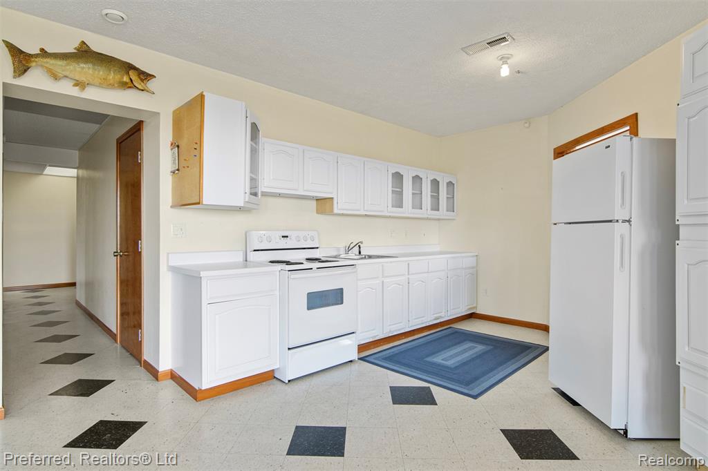 1693 Elm Road, Frankfort, MI 49635 — Photo 36