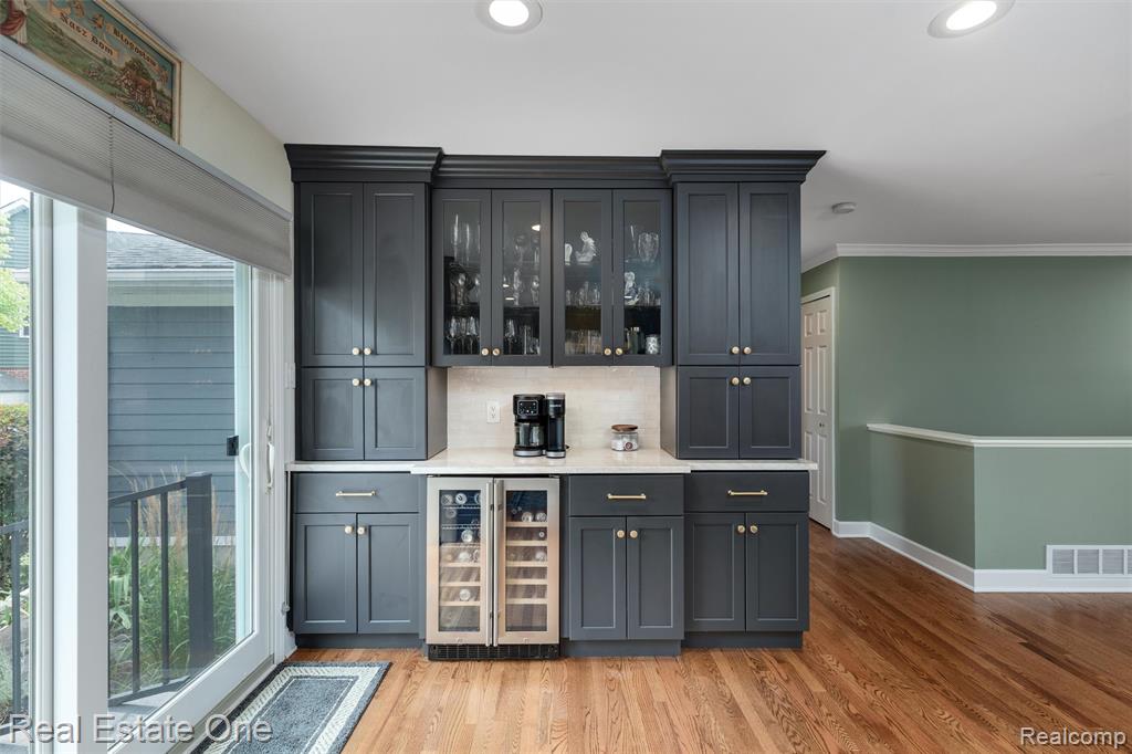 1045 Clara Street, Commerce Twp, MI 48390 — Photo 15