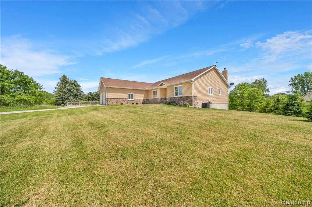 4266 McCandlish Road, Grand Blanc, MI 48439 — Photo 7