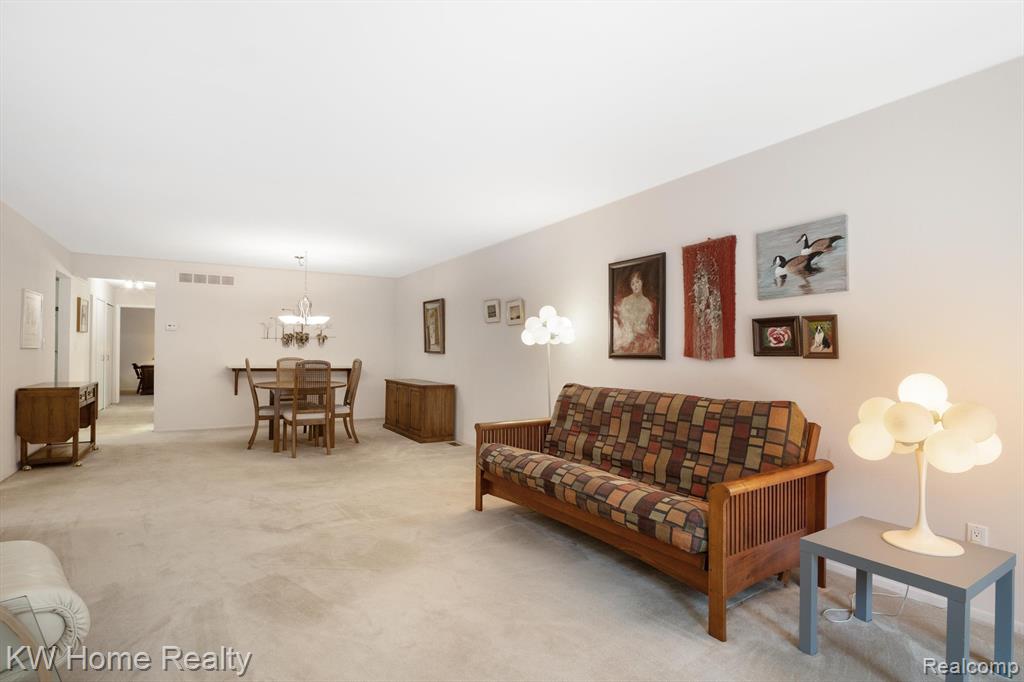 29691 Pine Ridge Circle, Farmington Hills, MI 48331 — Photo 15