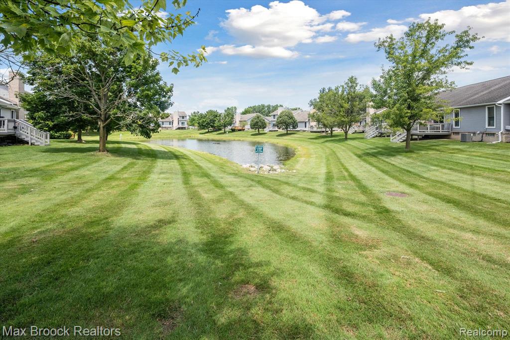 7364 GREEN MEADOW Lane, Canton, MI 48187 — Photo 35
