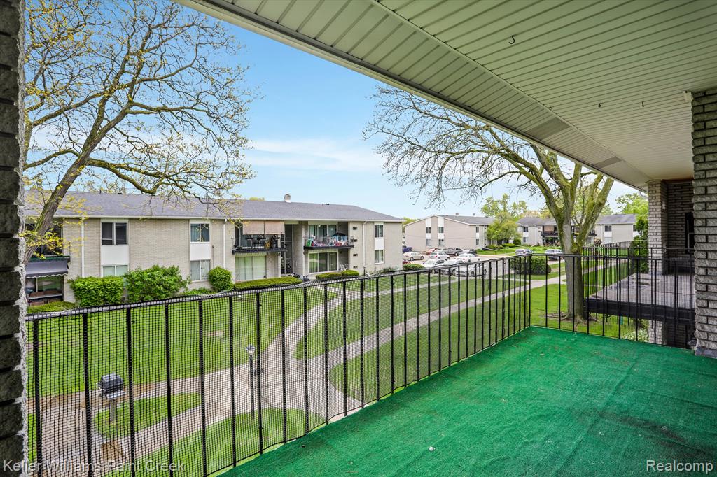 8433 Kennedy Circle, Warren, MI 48093 — Photo 18