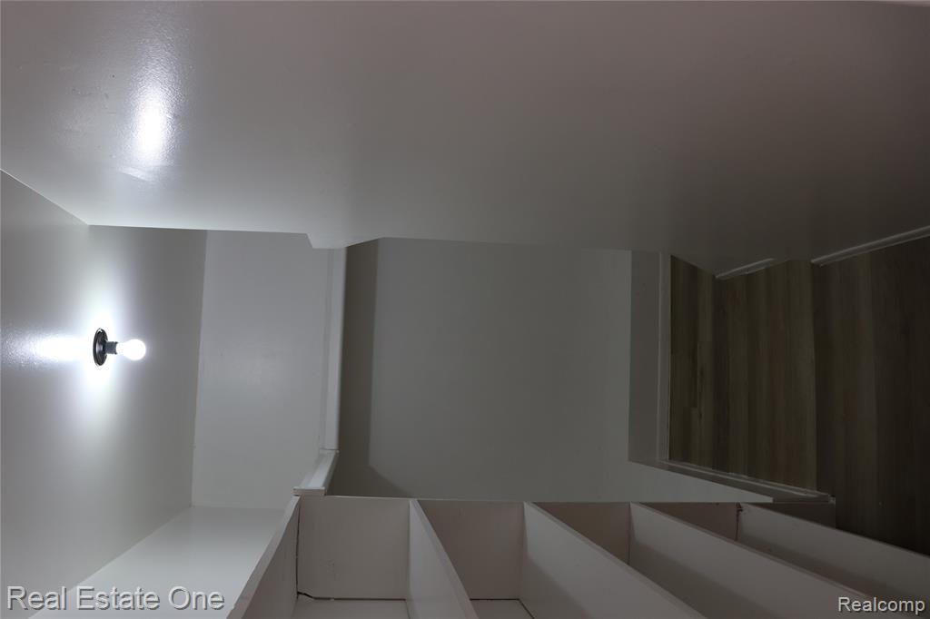 8256 Karam Boulevard, Warren, MI 48093 — Photo 16