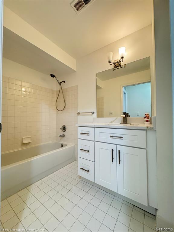 5685 PINE AIRES Drive, Sterling Heights, MI 48314 — Photo 14