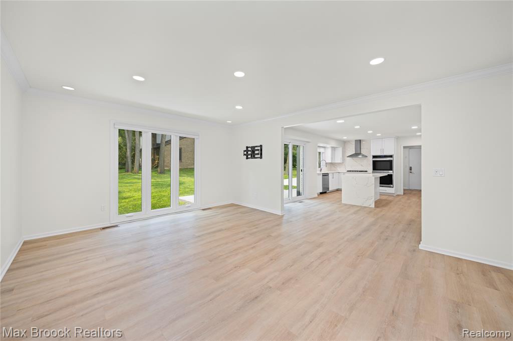 4490 Strathdale Lane, West Bloomfield, MI 48323 — Photo 18
