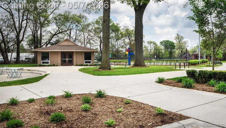 21 Fairwood Boulevard, Pleasant Ridge, MI — Photo 48