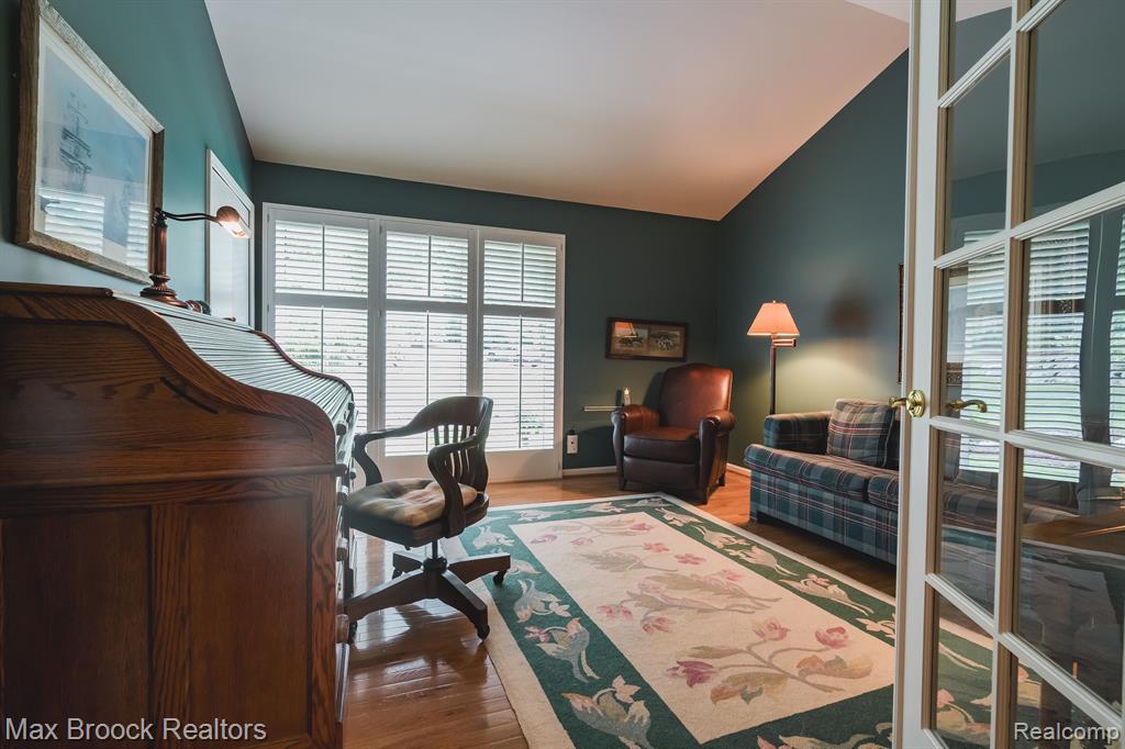 2426 HICKORY GLEN Drive, Bloomfield Hills, MI 48304 — Photo 24