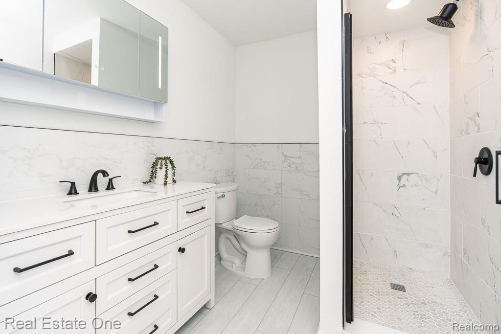 3210 Lake George Road, Oakland, MI — Photo 14