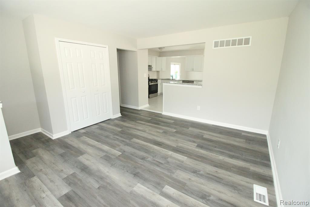 4833 OCEAN Court, Sterling Heights, MI 48310 — Photo 15