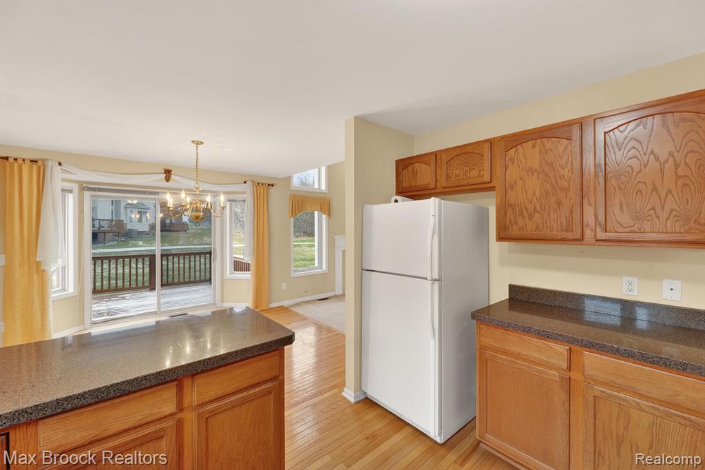 6166 Lochmore Drive, Commerce Twp, MI 48382 — Photo 10