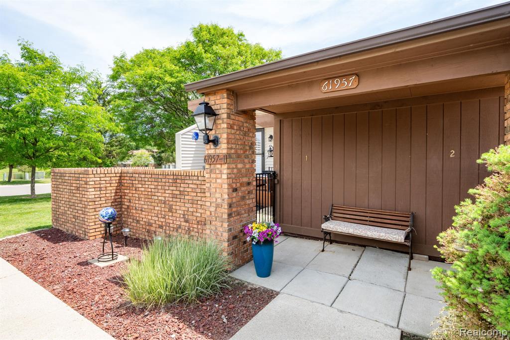 61957 Ticonderoga Drive, 1, South Lyon, MI 48178 — Photo 5