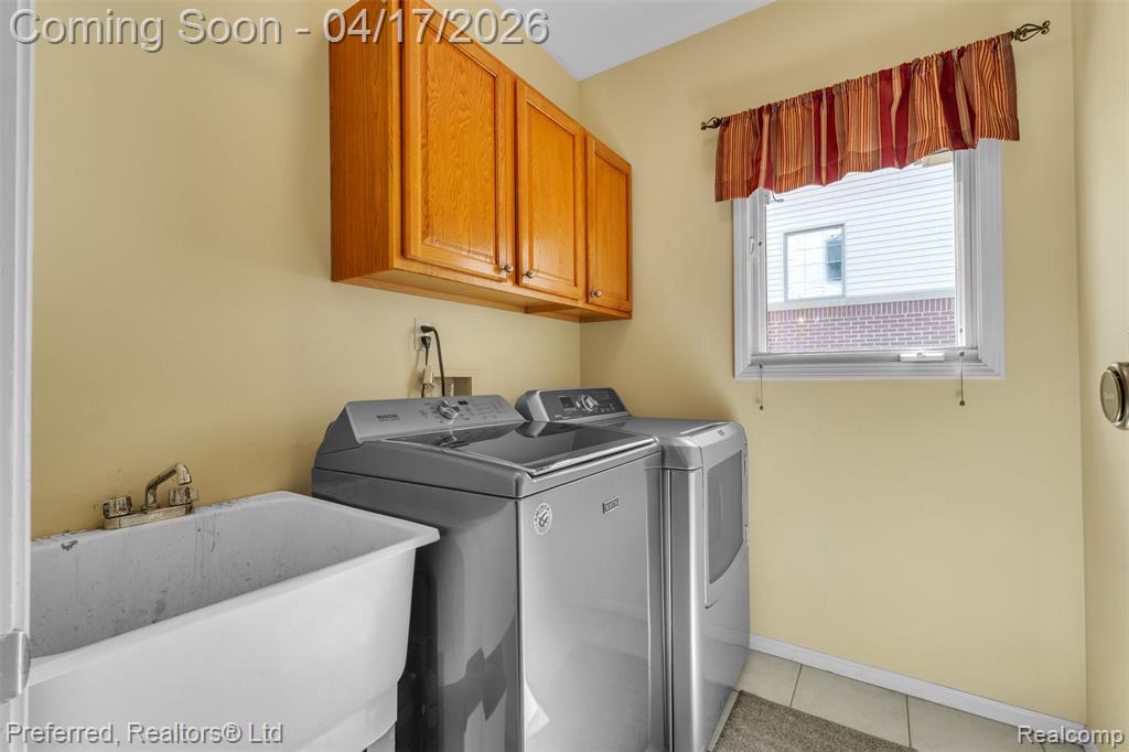 8560 Vista Court, Westland, MI — Photo 30
