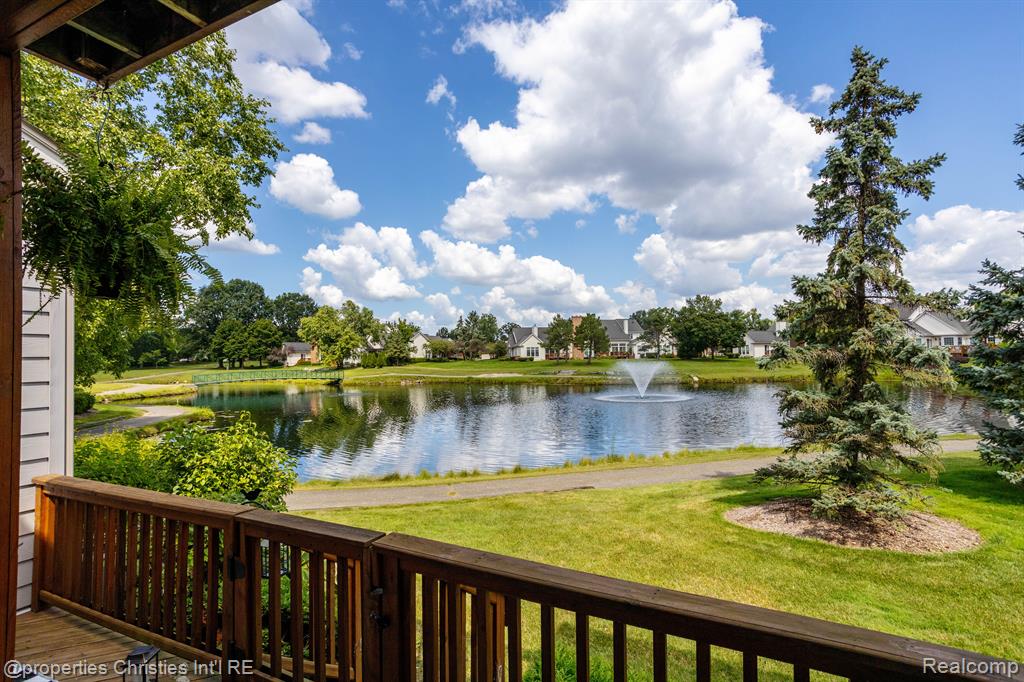 39514 Edgewater Dr, Northville, MI 48168 — Photo 39