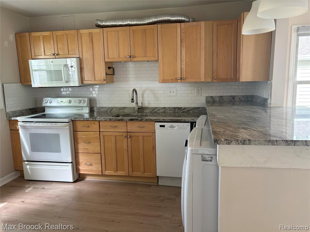 27871 HAMPDEN Street, Madison Heights, MI 48071 — Photo 6
