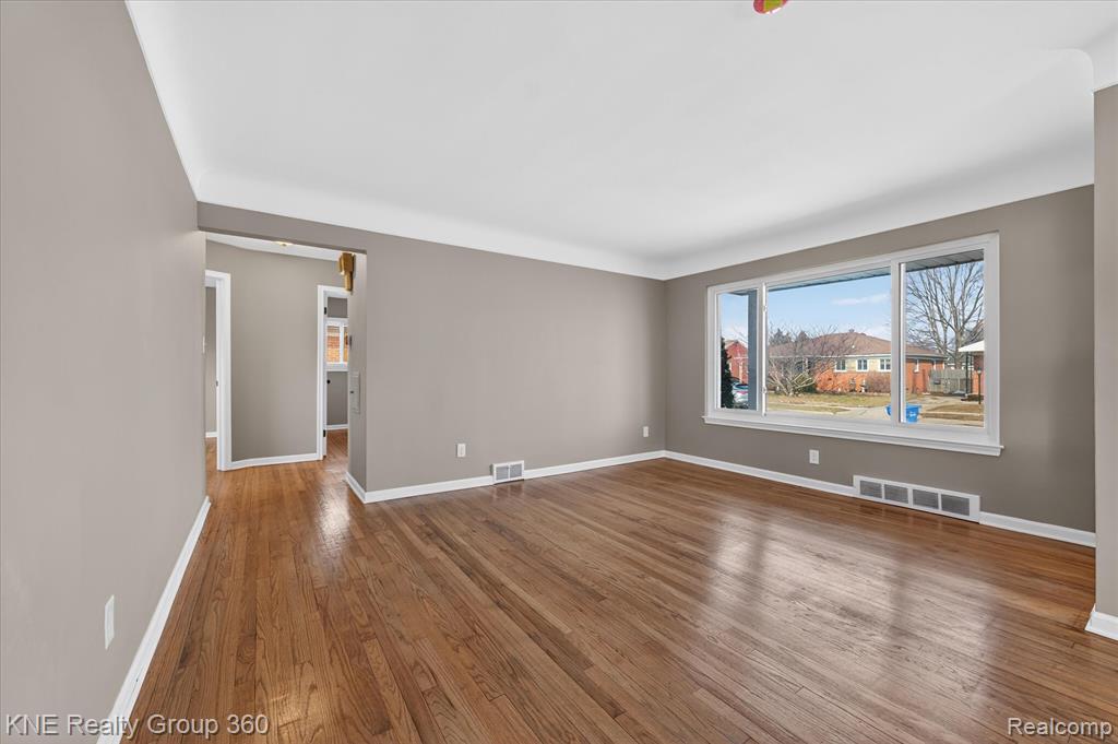 11214 Mae Avenue, Warren, MI 48089 — Photo 7