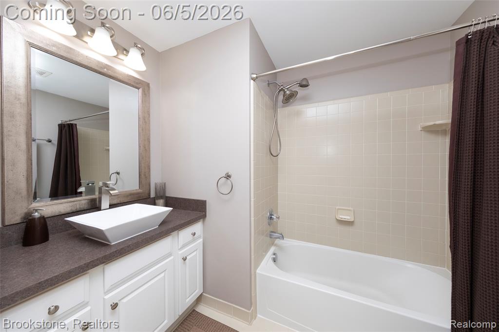 30008 GREGORY, Grand Blanc, MI 48439 — Photo 22