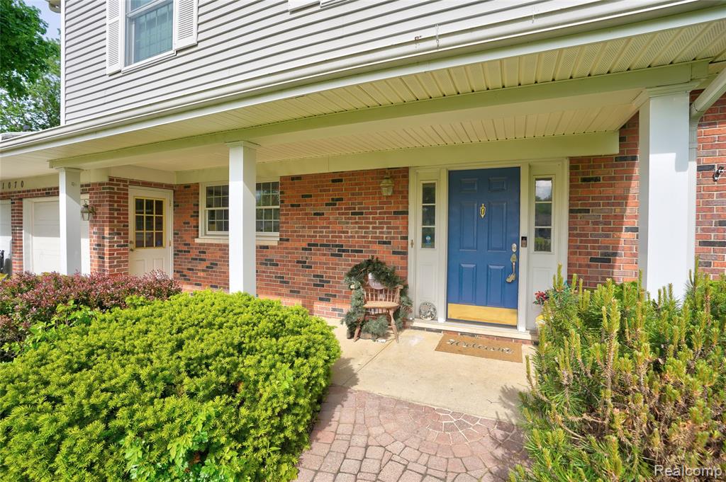 1070 Woodview Drive, Flint, MI 48507 — Photo 16