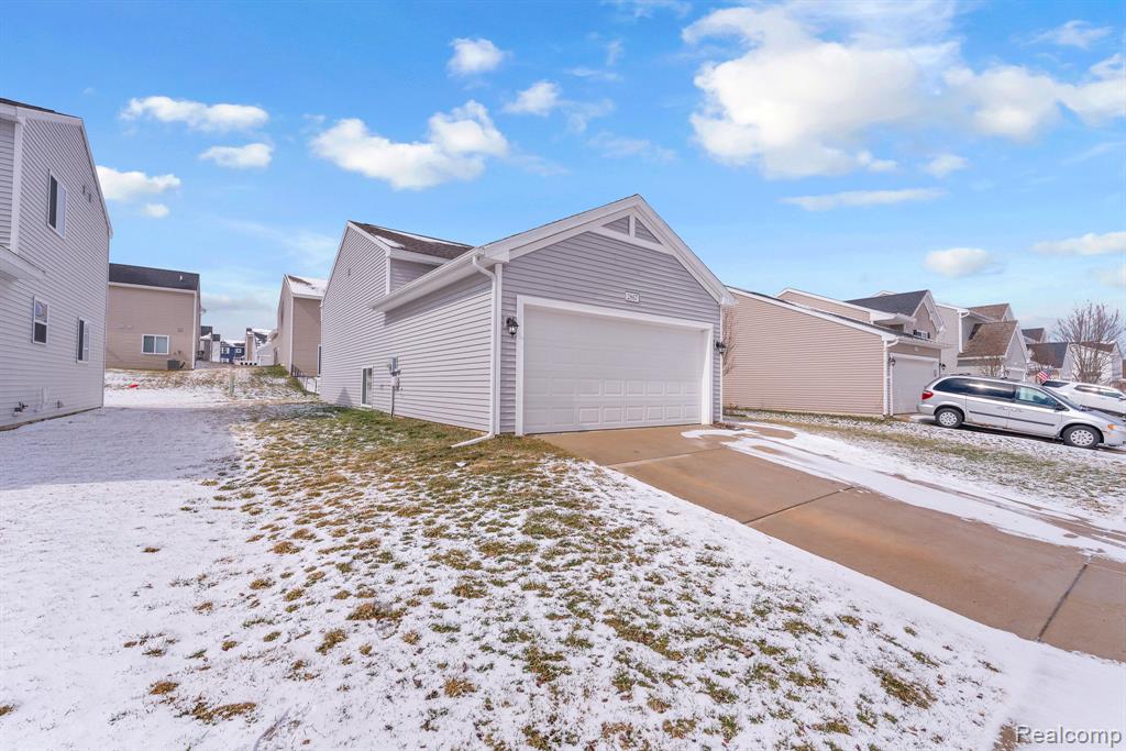 2867 W Fork River Drive, Fowlerville, MI 48836 — Photo 33