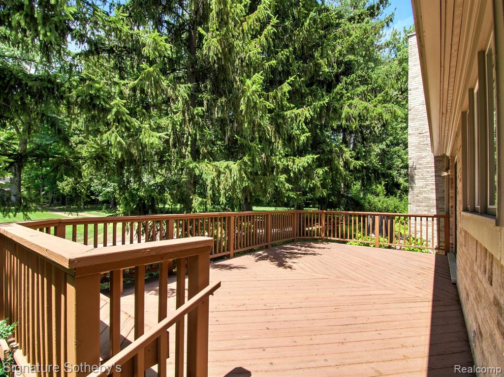 32326 Spruce Lane, Beverly Hills, MI 48025 — Photo 24