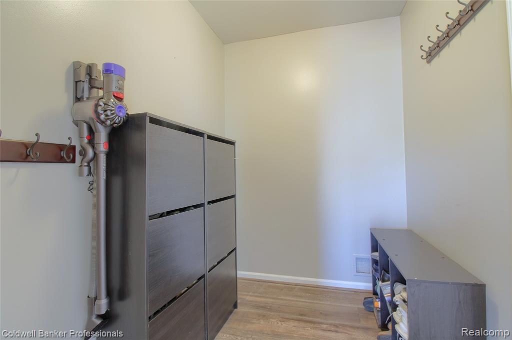 44516 Bramblewood Court, Belleville, MI 48111 — Photo 18