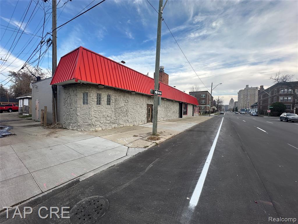8902 Second, Detroit, MI 48202 — Photo 11