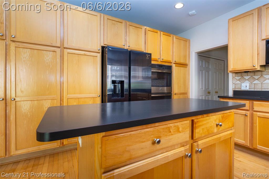 29401 Windmill Court, Farmington, MI 48334 — Photo 17